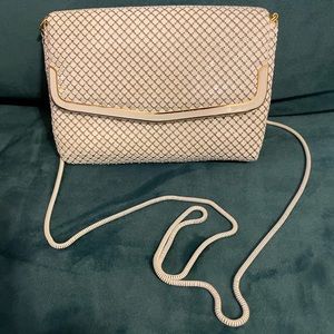 Vintage RIVOLI White Metal Mesh Gold Tone Trim Evening Shoulder Purse Bag Clutch
